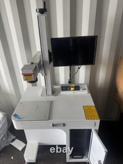 JK-60 Fiber Laser Marking / Metal Engraving Machine 300 × 300 mm Field
